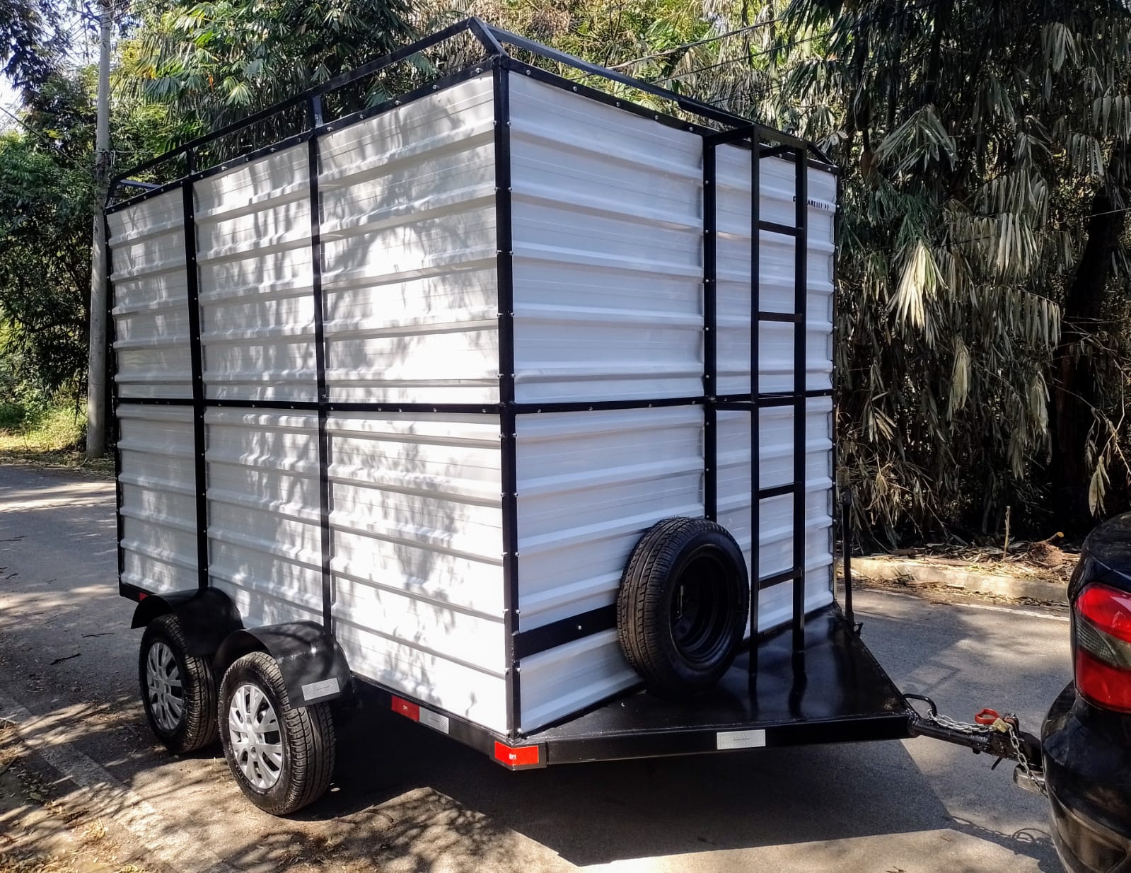 Carretinha Baú ( TRAPÉZIO GALVANIZADA )